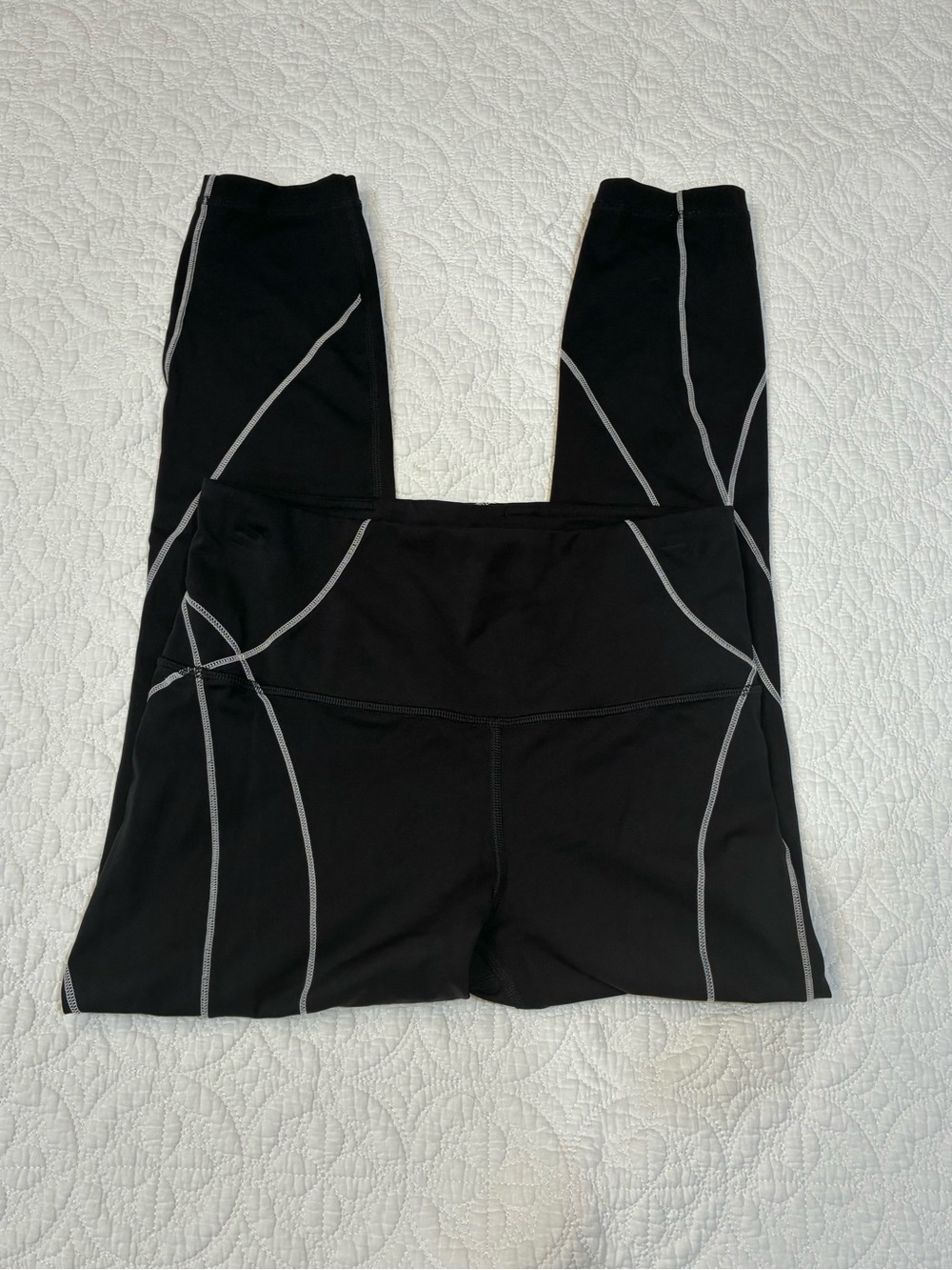 Lululemon Contoured Curves High Rise 25” Black Leggings Contrast Seams Cropped 6